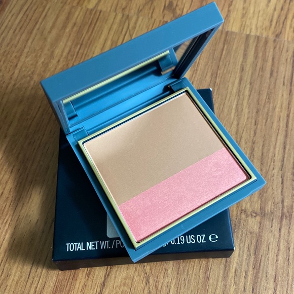 Brand new!  Unused MAC x Zac Posen Bronzer and Cheek Palette! - Picture 1 of 3